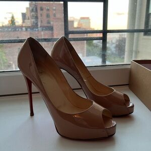 Christian Louboutin Nude Patent Peep-Toe Very Prive 120 Size 39.5